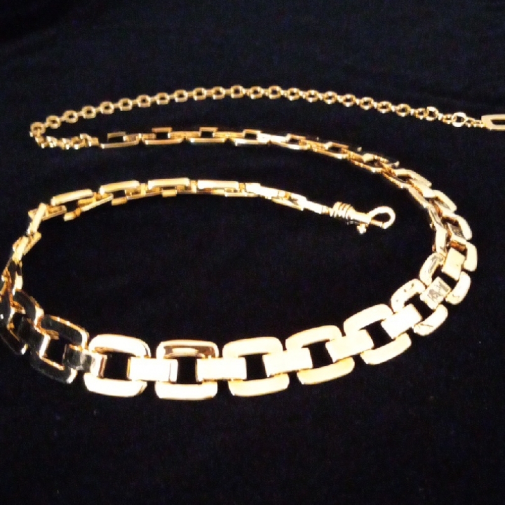 St. John Vintage Gold-Tone Link Chain Belt Women’s Adjustable 29–40 Signed